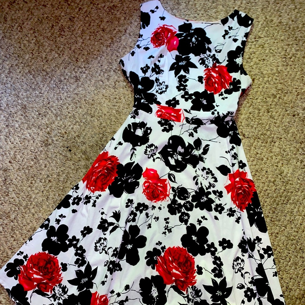 Cute floral patterned skater midi dress